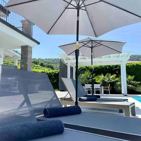 Villa Luxury With Private Infinity Pool *