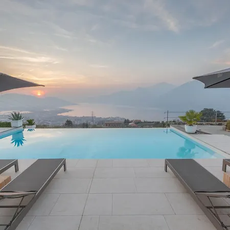 Luxury With Private Infinity Pool Villa Iseo