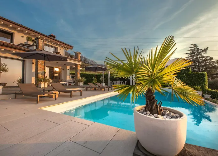 Luxury With Private Pool Villa Iseo