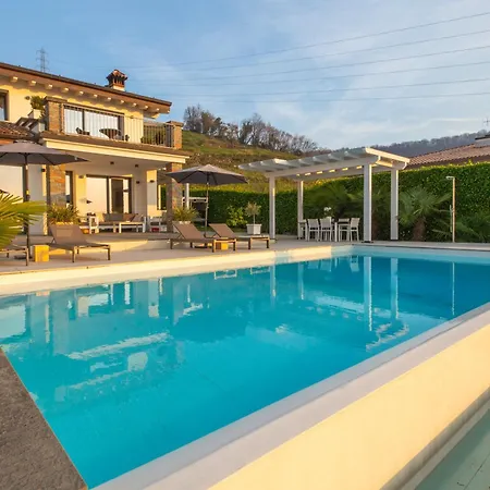 Luxury With Private Infinity Pool Iseo